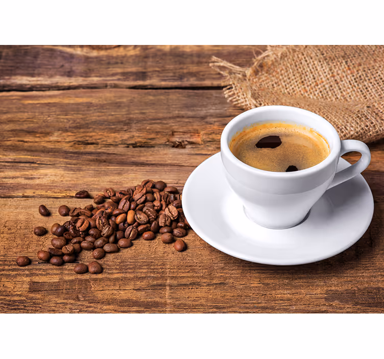 Rullgardin kök kaffe på ett träbord - Tenstickers