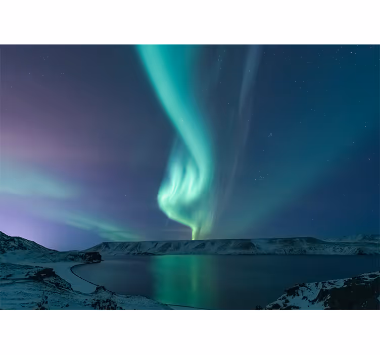 Rullgardin sovrum fantastiskt nordljus över ö - Tenstickers