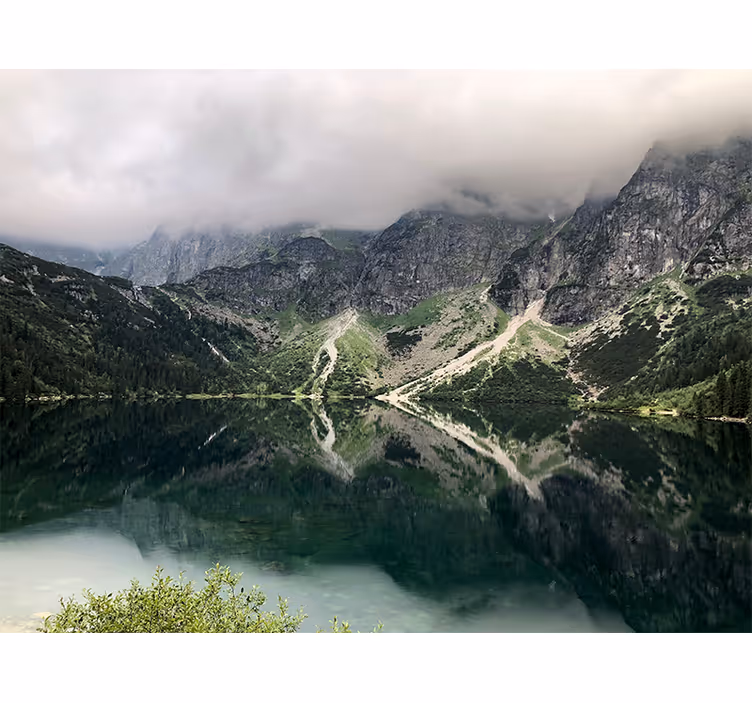 Fototapeter grön morskie oko sjö - Tenstickers