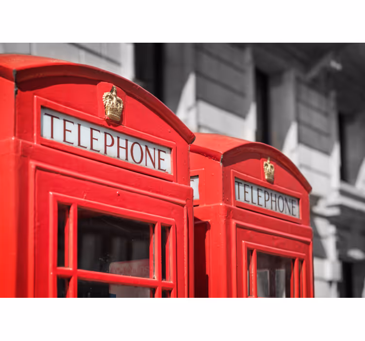 Ikoniska röda telefonkiosker Fototapeter London - Tenstickers