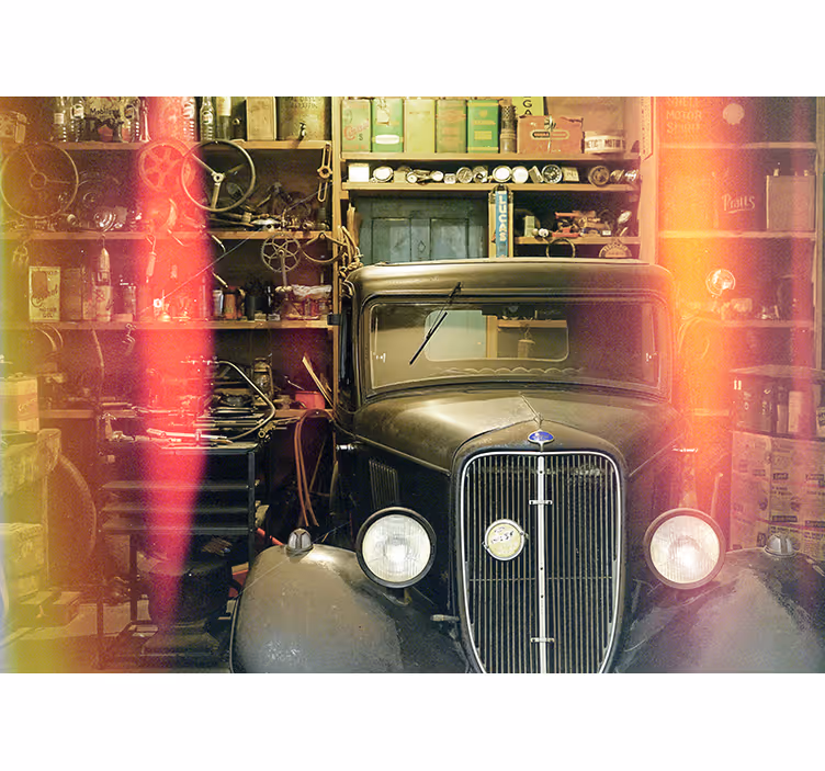Vintage fordon i garaget bilmålning - Tenstickers