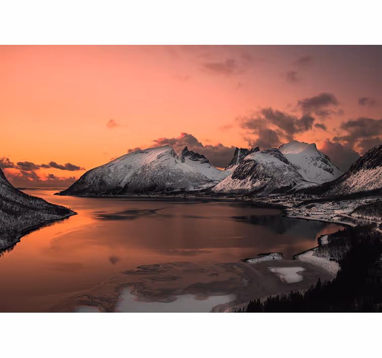 Solnedgången snöade reflektion Fototapeter Fjäll - Tenstickers