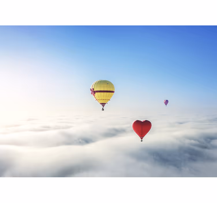Fototapeter kärlek flytande hjärtballonger - Tenstickers