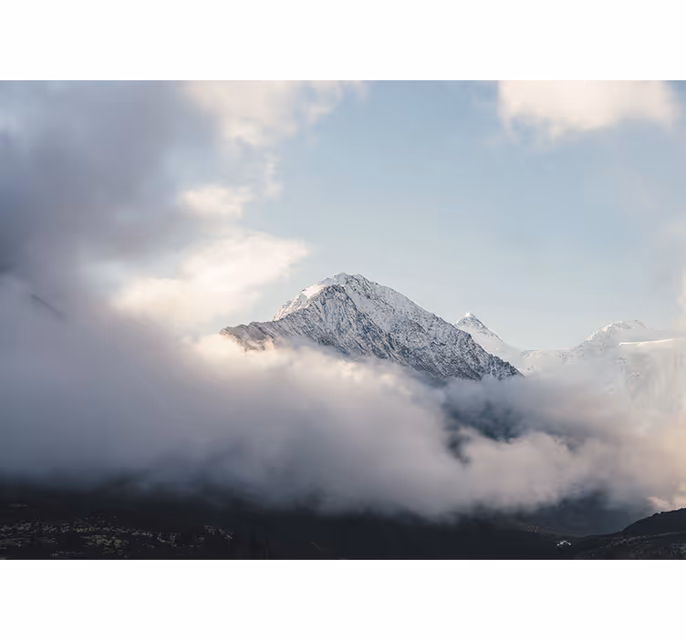 Fototapeter fjäll storslagna frostiga toppmöten - Tenstickers