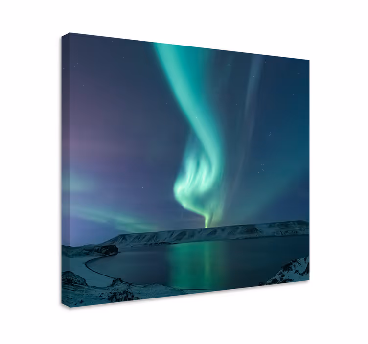 Fantastiskt norrsken över öncanvas tavla - Tenstickers
