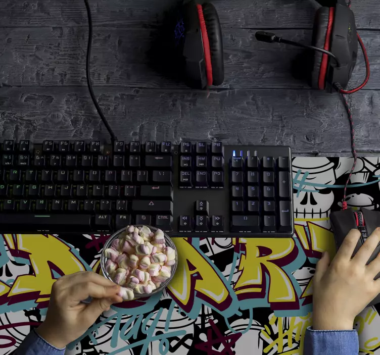 Graffiti personaliserbar spelmusmatta - Tenstickers