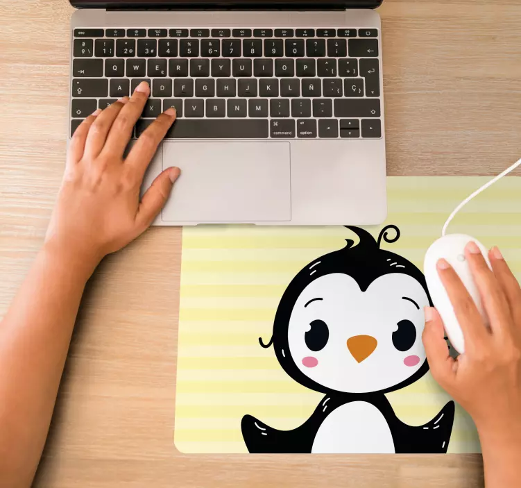 Anime musmatta glad pingvinfigur - Tenstickers