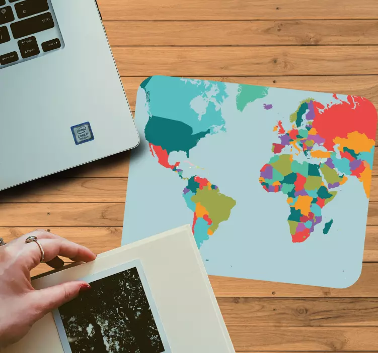 Färgrik världskarta musmatta världskarta musmatta - Tenstickers