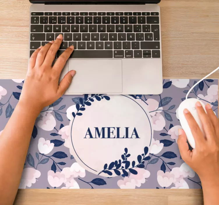 Musmatta med namn blommönster personlig - Tenstickers