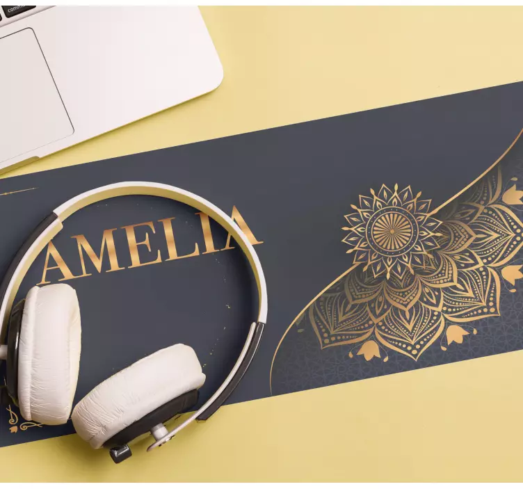 Musmatta med namn elegant blommig detalj - Tenstickers