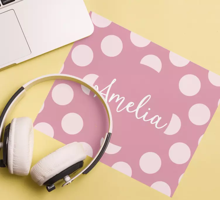 Musmatta med namn personlig rosa prickig - Tenstickers