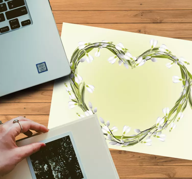 Original musmatta hjärtformad blomsterarrangemang - Tenstickers