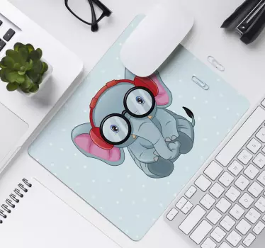 Elefant med glasögon och hörlurar musmatta originalmousepad - Tenstickers