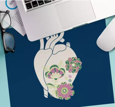 Original musmatta med blommigt hjärtformad design - Tenstickers