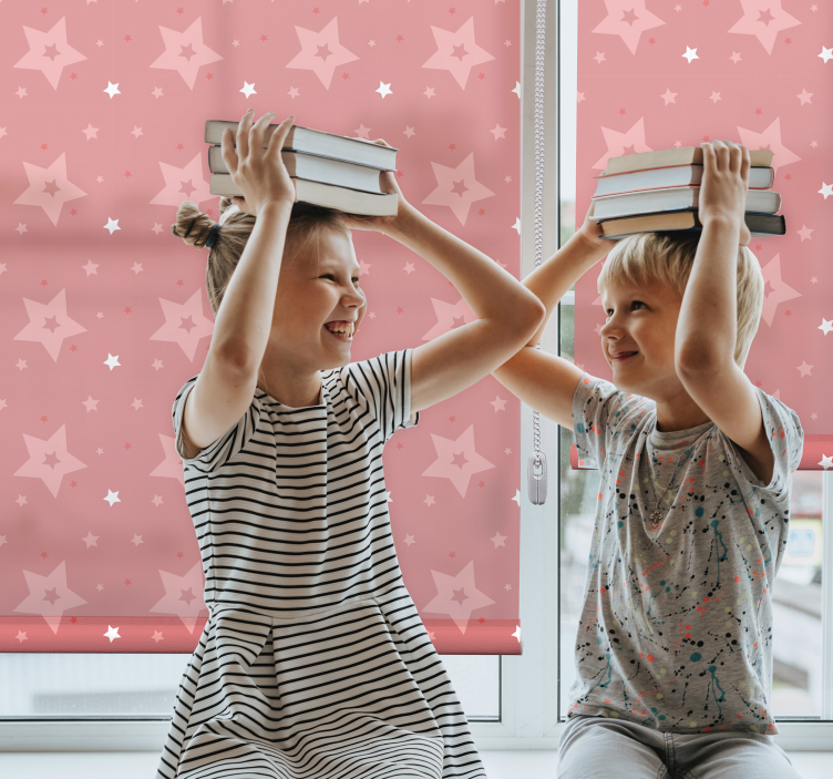 Vita och rosa stjärnor nordic rullgardin - Tenstickers