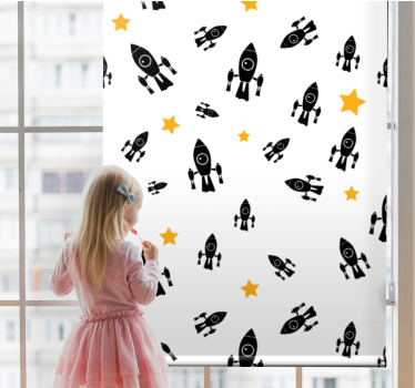 Gula stjärnor och svarta rymdskepp mönster barn rullgardin - Tenstickers