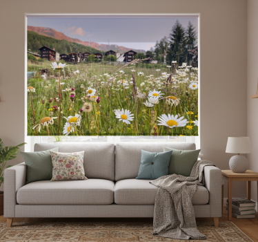 Rullgardin vardagsrum blommor landskap i bygd - Tenstickers