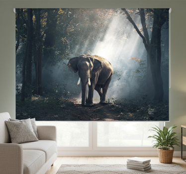 Rullgardin vardagsrum elefant i skogen - Tenstickers