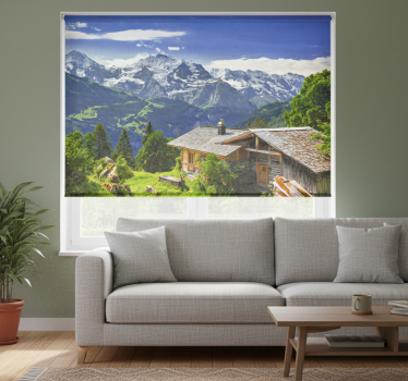 Rullgardin vardagsrum grindelwald snöberg och grön äng - Tenstickers