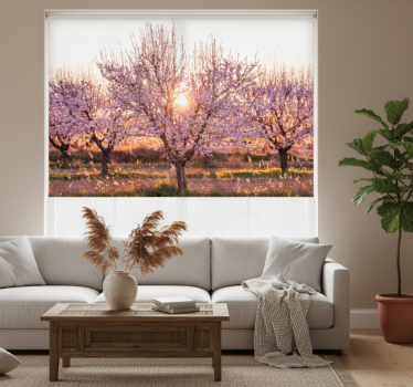 Rullgardin vardagsrum rosa landskap med blommor - Tenstickers