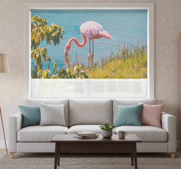 Rullgardin vardagsrum vacker flamingo vid vattnet - Tenstickers