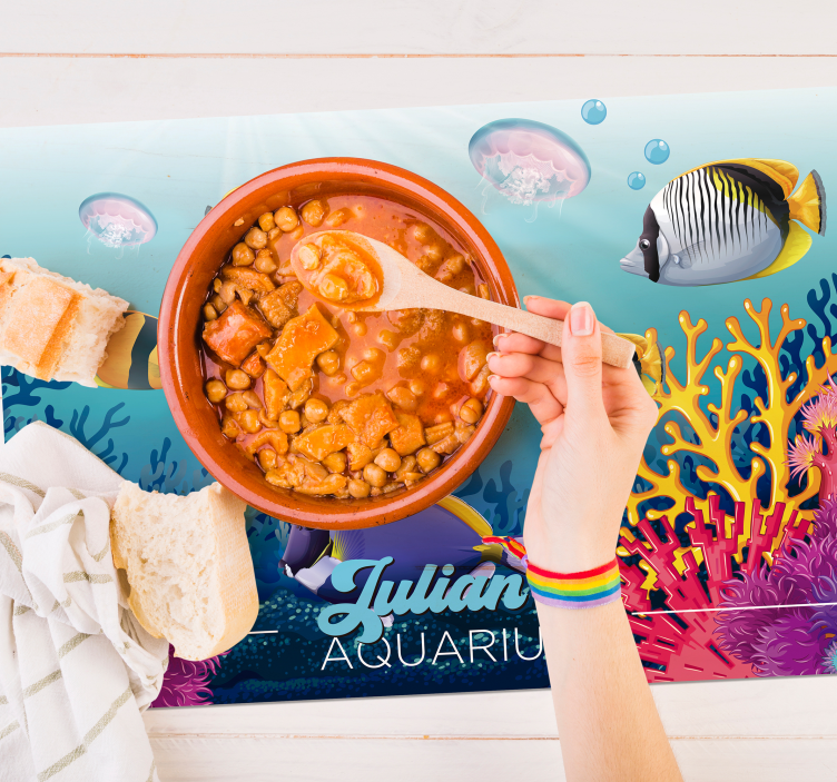 Fisk som simmar under havet fiskplatser - Tenstickers