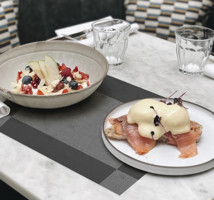 Grå bakgrund elegant stil eleganta bordstabletter - Tenstickers