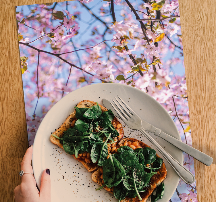 Körsbärsblommor på blå bakgrundsplattformar - Tenstickers