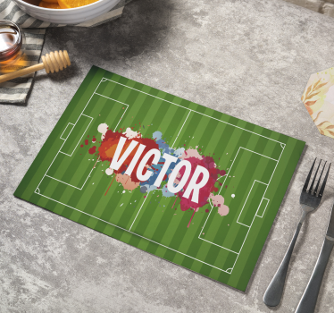 Fotbollsplan med namn personliga bordsmattor - Tenstickers