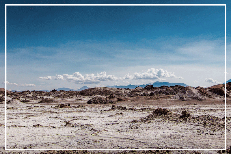 Bordstabletter modernt ökenlandskap scen - Tenstickers