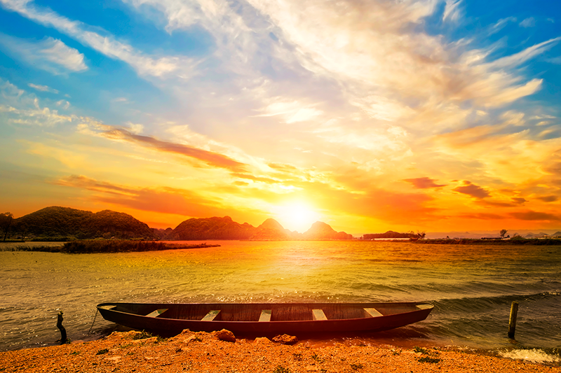 Bordstabletter modernt solnedgång över floden - Tenstickers