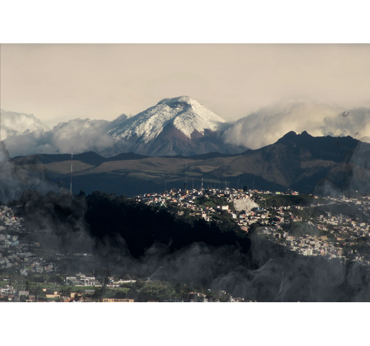 Dimmigt ganska berg fototapeta - Tenstickers