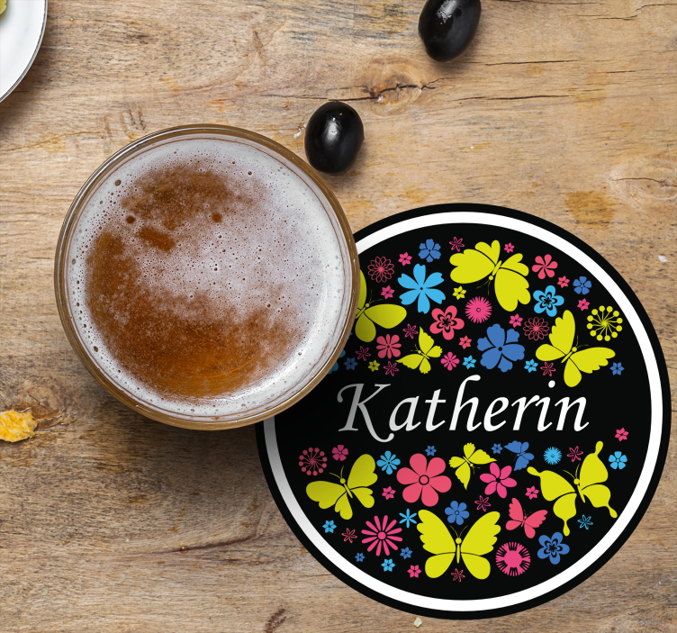 Cirkel av fjärilar med namn anpassad glasunderlägg - Tenstickers