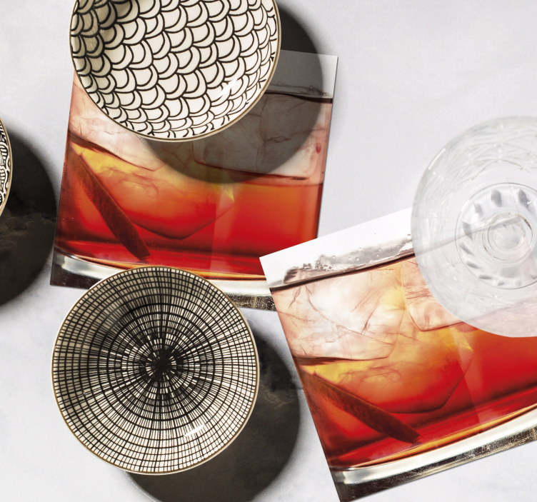 Glasunderlägg öl whiskey på is-display - Tenstickers