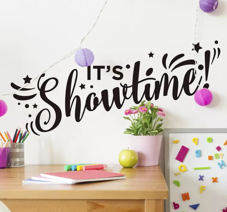 Det är showtime text klistermärke - Tenstickers