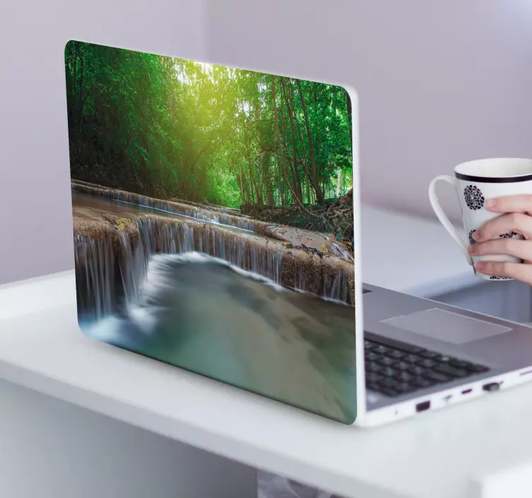 Fredlig skog laptop klistermärke - Tenstickers