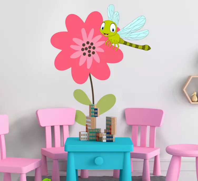 Slända som flyger till en rosa blommadörrklistermärke - Tenstickers