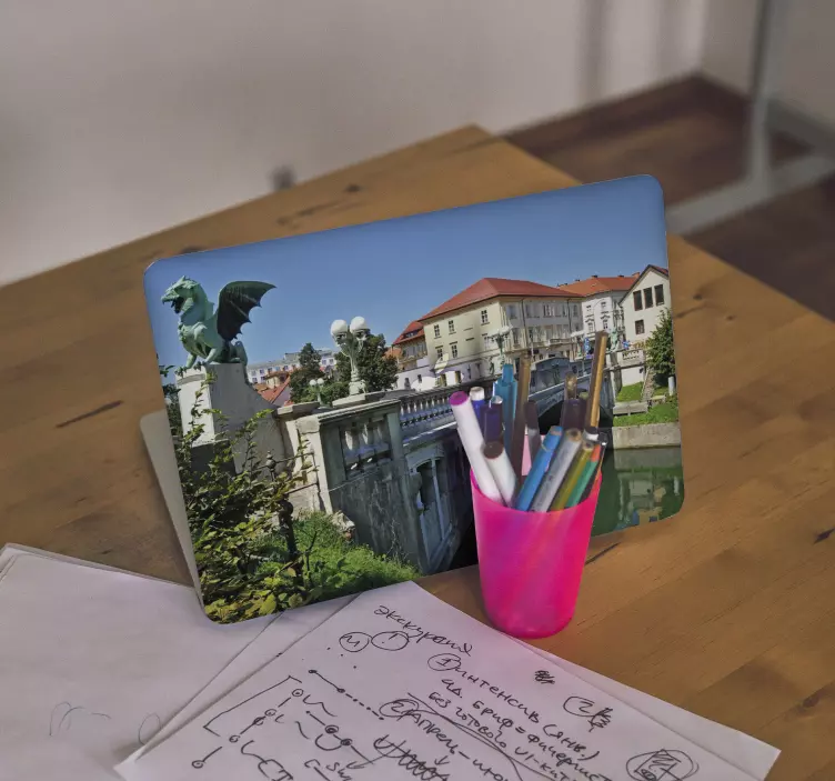 Utsikt över drakbron klistermärke för bärbar - Tenstickers