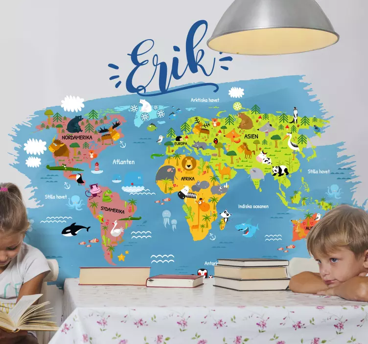 Världskarta med namn på svensk platsklistermärke - Tenstickers