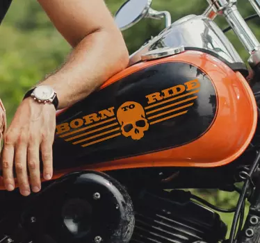 Född att rida skalle dekal motorcykel - Tenstickers