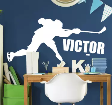 Hockeyspelare som skjuter med väggdekor för namn - Tenstickers