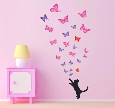 Katt jagar fjärilar klistermärke - Tenstickers