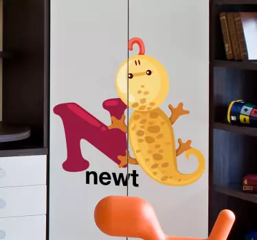 "n" -brev och en ny hemmabrevsklistermärke - Tenstickers