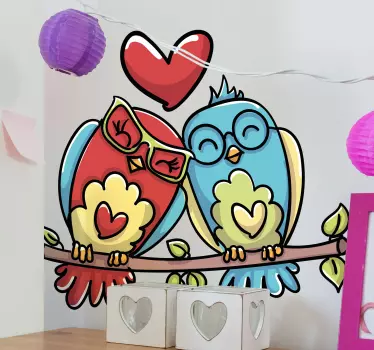 Uggla par med hjärtan illustration väggkonst - Tenstickers