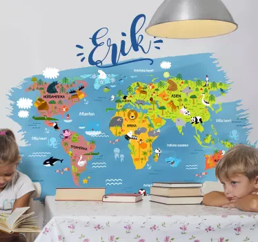 Världskarta med namn i svensk väggklistermärke - Tenstickers