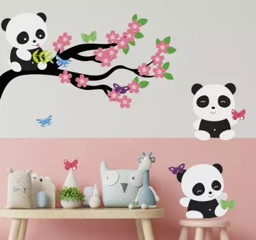 Vårträd med panda och fjärilar vilda djur klistermärke - Tenstickers