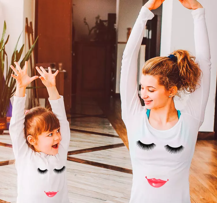 Enkel skjorta med ögonfrans och mun - Tenstickers