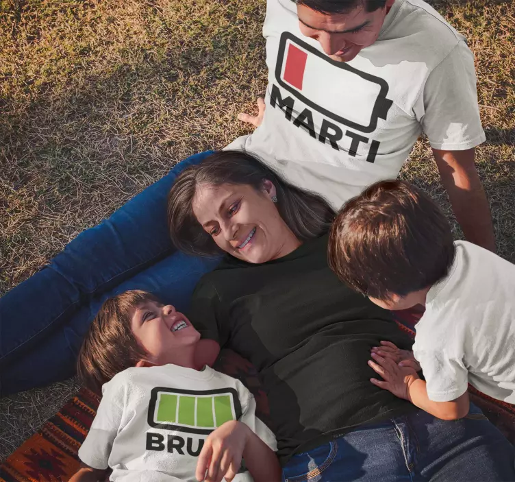 Förälder utan batterier far och son skjorta - Tenstickers