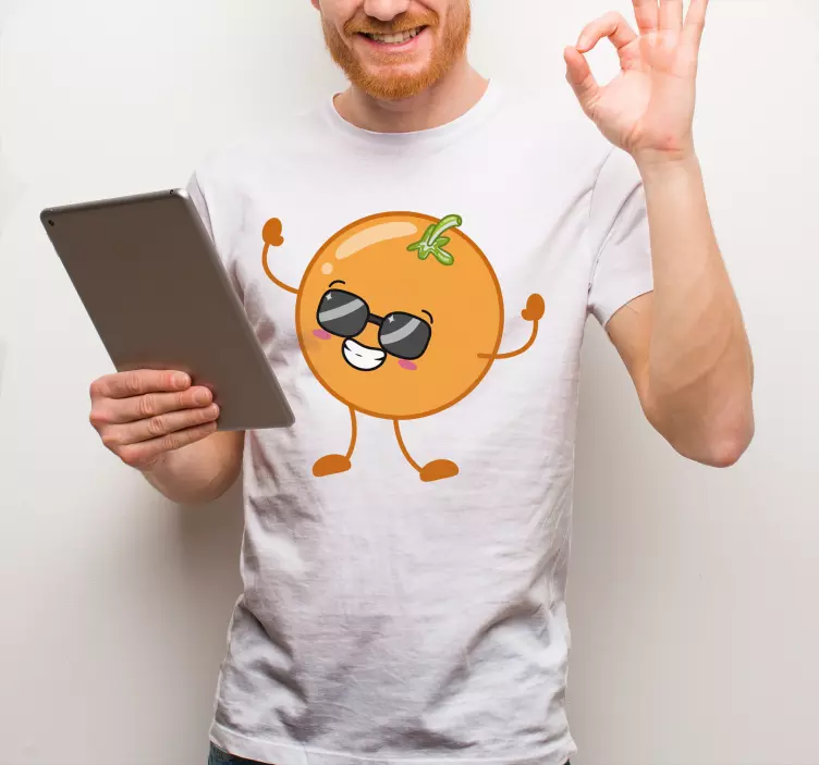 Orange tecknad med anpassad t-shirt med solglasögon - Tenstickers
