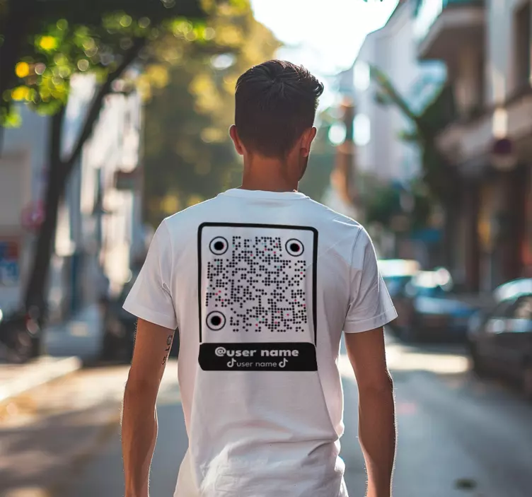 T-shirt med tiktok qr kod - Tenstickers